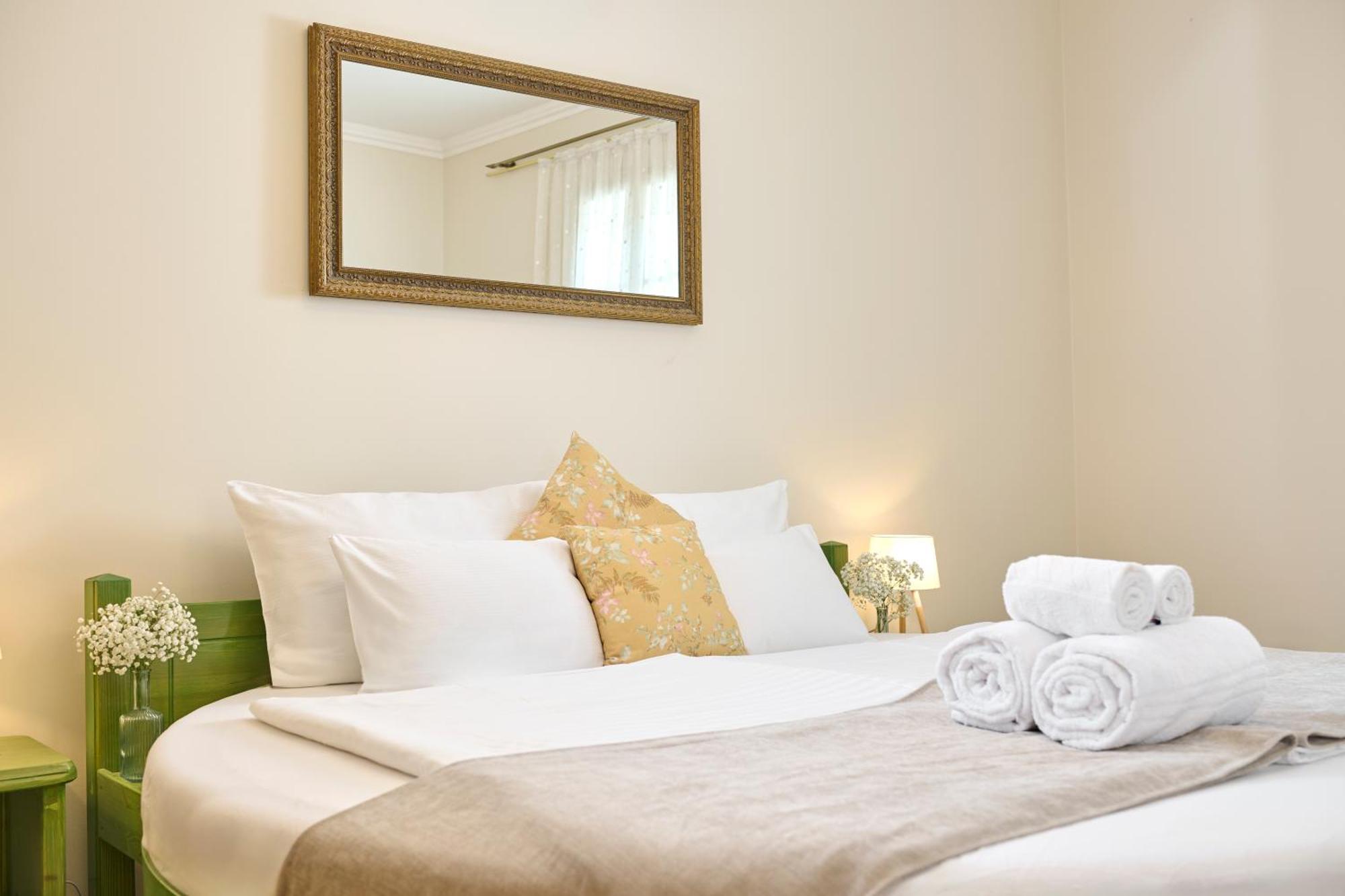 Hotel Kadoor Карловац Экстерьер фото
